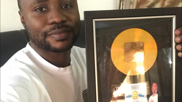 kharYsma Arafat Nzaba unboxing his musical gold plaque for his entire career from 2006 today